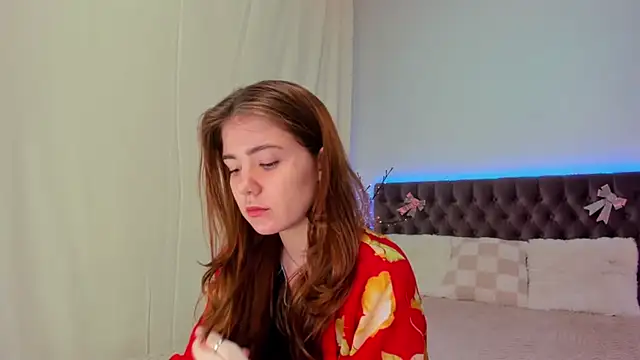 Ella Mayers online show from 03-09-25, 03:54