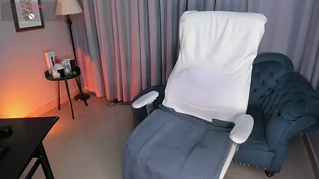 Dafne 00 online show from 04-19-26, 12:50
