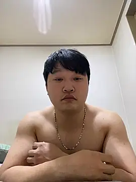 Snapshot of offwhite777 chatting on 02-02-25, 02:13 offwhite777 online show from 02-02-25, 02:13