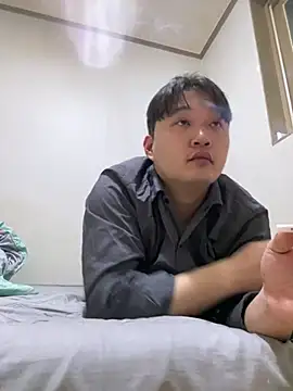 Snapshot of offwhite777 chatting on 02-20-25, 09:33 offwhite777 online show from 02-20-25, 09:33