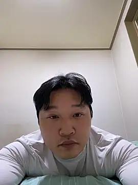 Snapshot of offwhite777 chatting on 02-07-25, 09:58 offwhite777 online show from 02-07-25, 09:58