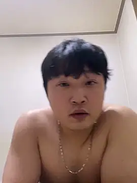 Snapshot of offwhite777 chatting on 02-17-25, 04:06 offwhite777 online show from 02-17-25, 04:06