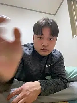 Snapshot of offwhite777 chatting on 02-25-25, 02:58 offwhite777 online show from 02-25-25, 02:58