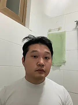 Snapshot of offwhite777 chatting on 02-09-25, 10:42 offwhite777 online show from 02-09-25, 10:42