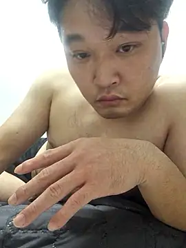 Snapshot of offwhite777 chatting on 10-31-25, 10:56 offwhite777 online show from 10-31-25, 10:56