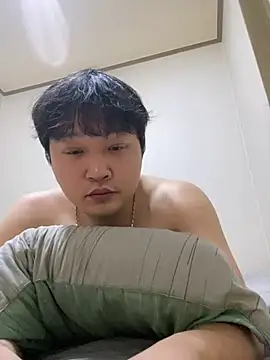 Snapshot of offwhite777 chatting on 02-17-25, 07:12 offwhite777 online show from 02-17-25, 07:12