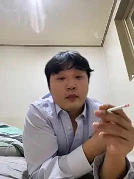 Snapshot of offwhite777 chatting on 02-17-25, 01:00 offwhite777 online show from 02-17-25, 01:00