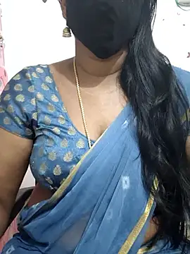 Snapshot of Tamil_Meera12 chatting on 10-18-25, 06:54 Tamil Meera12 online show from 10-18-25, 06:54