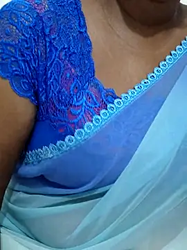 Snapshot of Tamil_Meera12 chatting on 03-18-25, 05:33 Tamil Meera12 online show from 03-18-25, 05:33