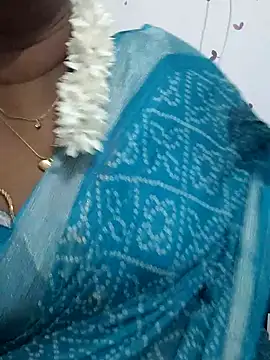 Snapshot of Tamil_Meera12 chatting on 09-30-25, 06:52 Tamil Meera12 online show from 09-30-25, 06:52