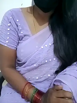 Snapshot of Tamil_Meera12 chatting on 02-08-25, 04:46 Tamil Meera12 online show from 02-08-25, 04:46