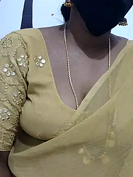Snapshot of Tamil_Meera12 chatting on 09-25-25, 06:47 Tamil Meera12 online show from 09-25-25, 06:47