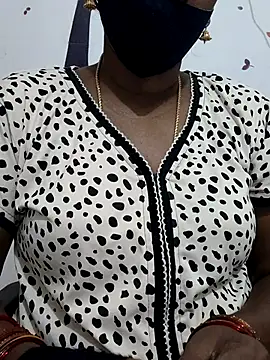 Snapshot of Tamil_Meera12 chatting on 10-08-25, 11:34 Tamil Meera12 online show from 10-08-25, 11:34