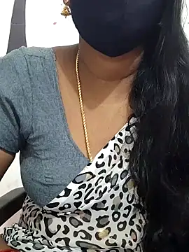 Snapshot of Tamil_Meera12 chatting on 10-24-25, 07:40 Tamil Meera12 online show from 10-24-25, 07:40