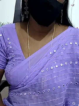 Snapshot of Tamil_Meera12 chatting on 09-23-25, 06:42 Tamil Meera12 online show from 09-23-25, 06:42
