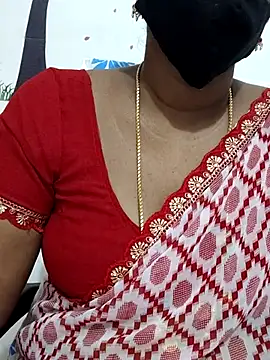 Snapshot of Tamil_Meera12 chatting on 10-13-25, 06:04 Tamil Meera12 online show from 10-13-25, 06:04