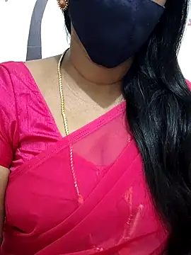 Snapshot of Tamil_Meera12 chatting on 09-19-25, 06:28 Tamil Meera12 online show from 09-19-25, 06:28