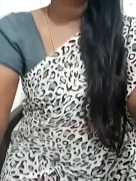 Snapshot of Tamil_Meera12 chatting on 02-13-25, 05:11 Tamil Meera12 online show from 02-13-25, 05:11