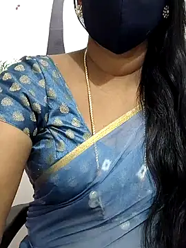 Snapshot of Tamil_Meera12 chatting on 09-18-25, 07:00 Tamil Meera12 online show from 09-18-25, 07:00