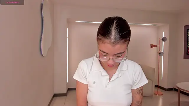 IsabellaKroft online show from 10-05-25, 11:39