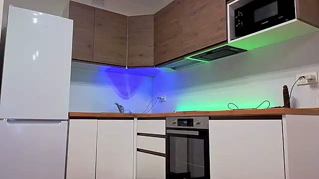 Enjoy everymoment  online show from 04-08-26, 03:57