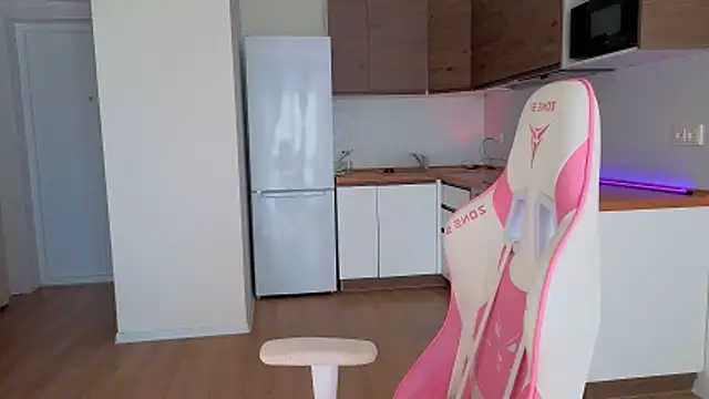 Enjoy everymoment  online show from 03-21-26, 11:47