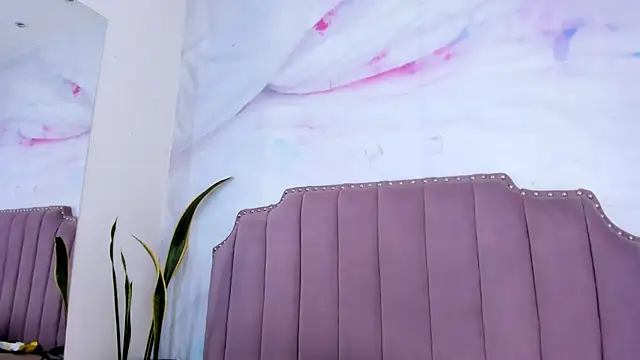 Lia Guzman online show from 02-17-26, 03:15