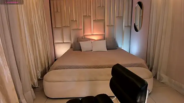 BeccaBaxter online show from 10-05-25, 12:40