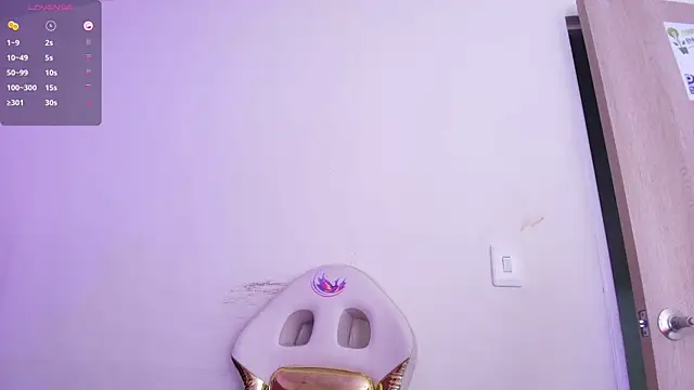 Raichell  online show from 10-26-25, 04:24