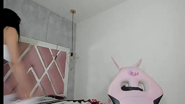 Snapshot of Raichell_ chatting on 03-21-25, 04:06 Raichell online show from 03-21-25, 04:06