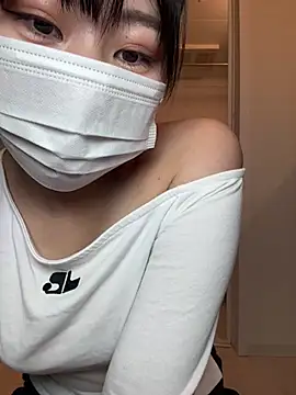 Snapshot of Rara__oo chatting on 03-18-25, 07:44 Rara oo online show from 03-18-25, 07:44