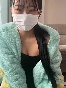 Snapshot of Rara__oo chatting on 02-14-25, 07:07 Rara oo online show from 02-14-25, 07:07