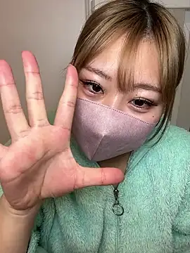 Snapshot of Rara__oo chatting on 02-04-26, 07:03 Rara oo online show from 02-04-26, 07:03