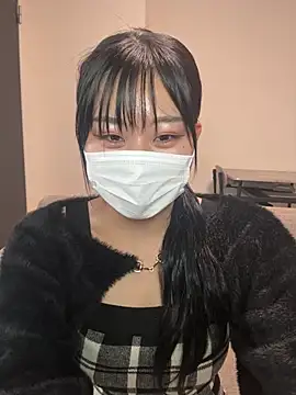 Snapshot of Rara__oo chatting on 02-13-25, 04:43 Rara oo online show from 02-13-25, 04:43