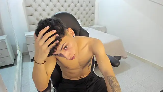 JhoanLeandro online show from 11-08-25, 05:22