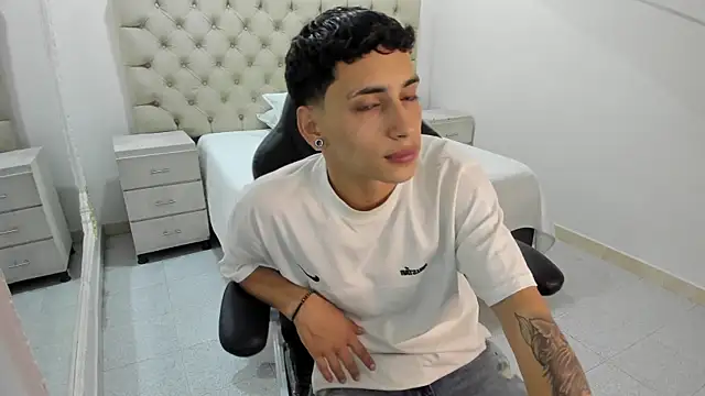 JhoanLeandro online show from 11-07-25, 04:17