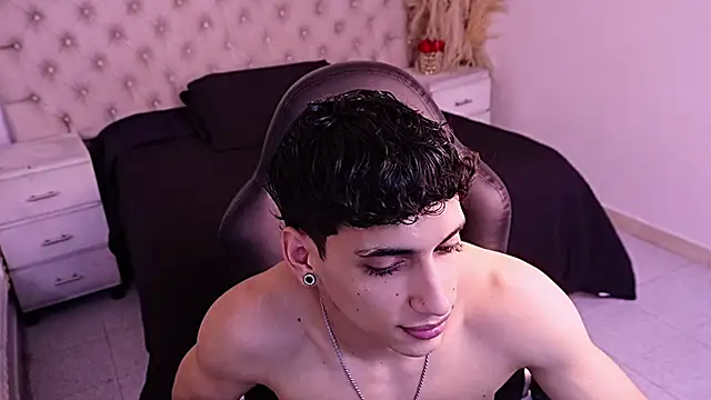 JhoanLeandro online show from 06-14-26, 06:36