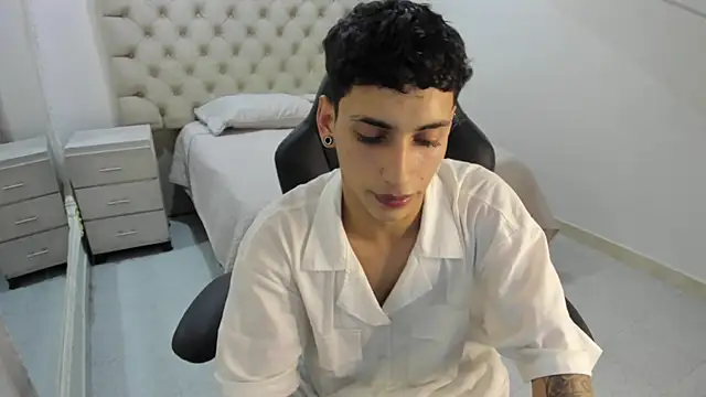 JhoanLeandro online show from 11-01-25, 06:08