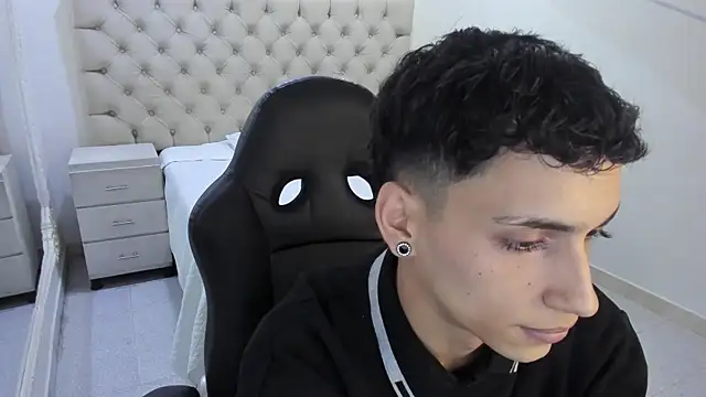 JhoanLeandro online show from 01-13-26, 04:49