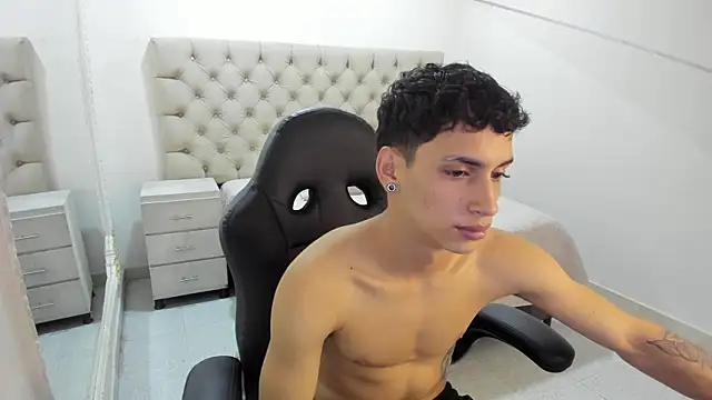 JhoanLeandro online show from 10-30-25, 05:17