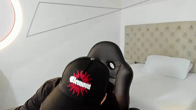 Snapshot of JhoanLeandro chatting on 02-17-26, 04:10 JhoanLeandro online show from 02-17-26, 04:10