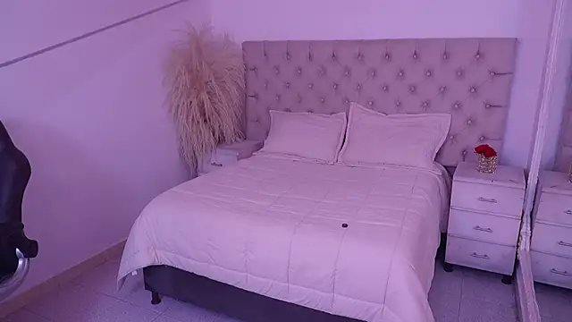 JhoanLeandro online show from 04-12-26, 04:49