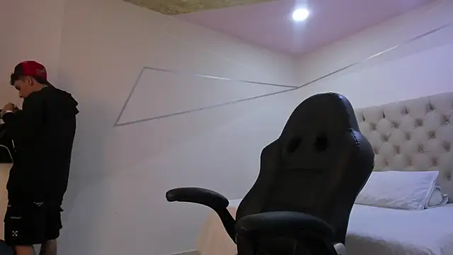 Snapshot of JhoanLeandro chatting on 01-16-26, 05:00 JhoanLeandro online show from 01-16-26, 05:00