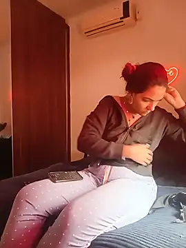 Pantaneirasexy online show from 06-30-26, 06:08