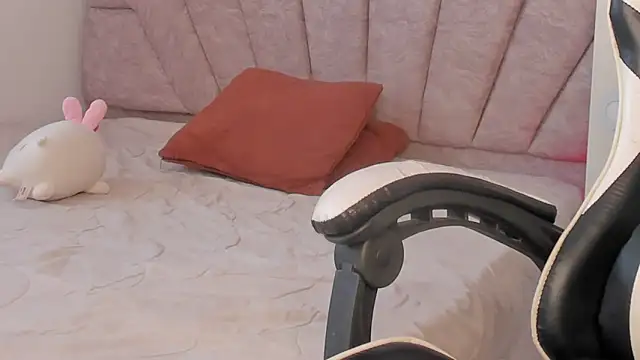 leahaltomm online show from 10-15-25, 07:44