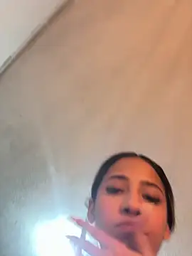 Snapshot of vicky_bass chatting on 10-12-25, 10:44 vicky bass online show from 10-12-25, 10:44