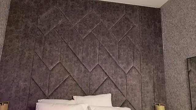 Kendra Parlow online show from 12-16-25, 08:24