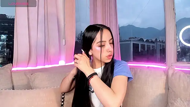 Daphne chers online show from 11-21-25, 08:08