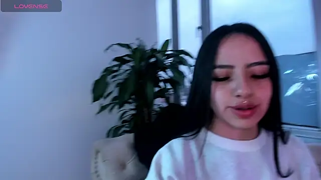 Daphne chers online show from 03-27-26, 12:06