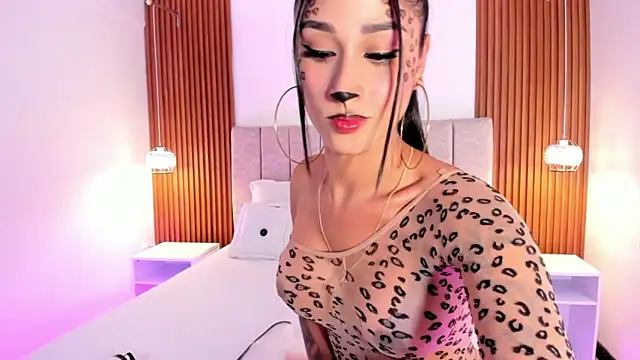 khloe-sweet online show from 10-28-25, 01:32